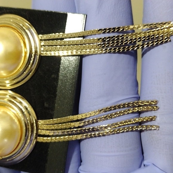 Women's Stylish Polished Gold tone & Fringed Round Stud Earrings - 2.25-in Drop - Picture 3 of 5